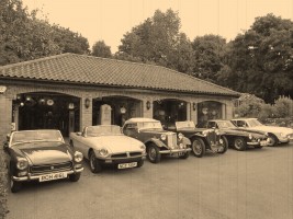 https://www.treasuredcars.com/dealers/details/the-vintage-petrol-pump-garage_47